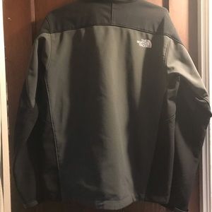 Men’s north face jacket Medium